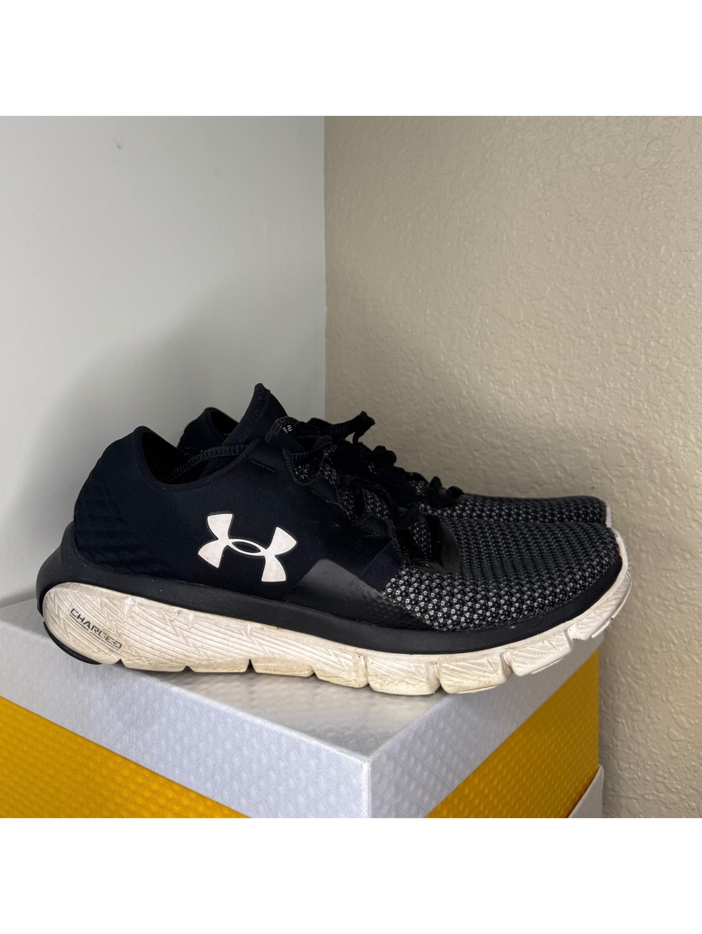 Under Armour SpeedForm Fortis 2 Women’s Size 8 Black Gray Running Shoes Charged